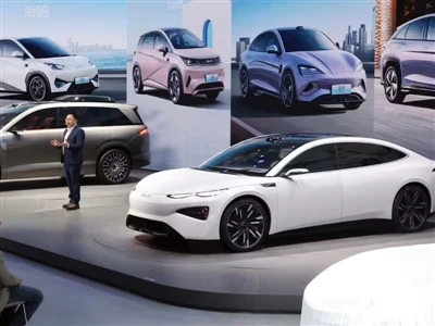 China's Automakers Aim For Cars With 100% Domestic Chips From 2026